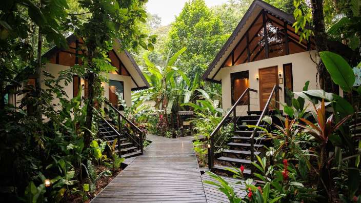 Natur und Komfort: Regenwaldlodge bei Manzanillo