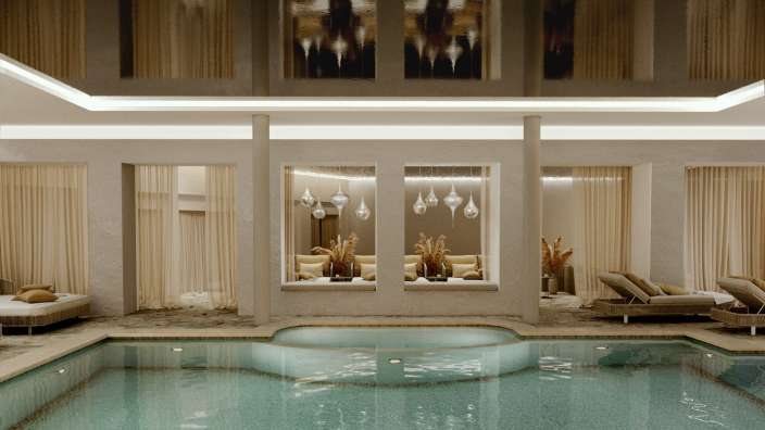 Ein großer Swimmingpool in einem Hotelzimmer