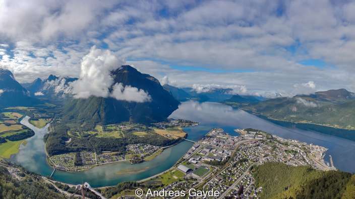 Eine Luftaufnahme eines Sees von andreas gayde