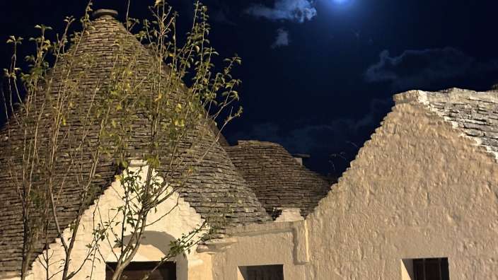 Vollmond über dem Land der Trulli