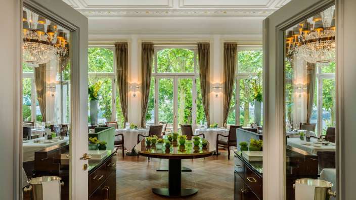 Frühstück mit Elbblick