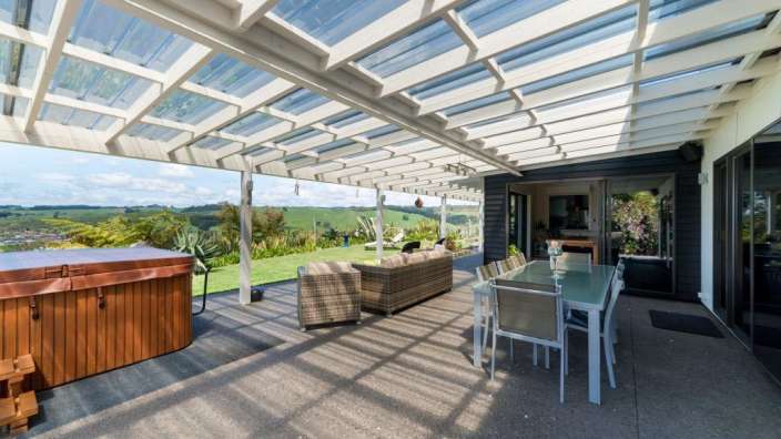 Terrasse mit Whirlpool