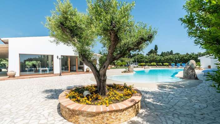 Terrasse und Pool