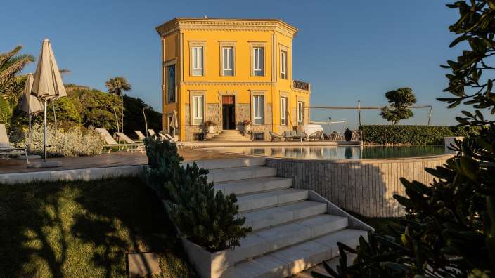 Blick aufs Meer: historische Villa in Alghero