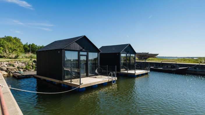 Floating Houses