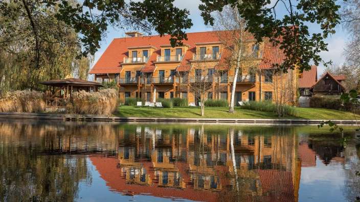 Auf einer Halbinsel gelegen: Boutique-Hotel an der Spree