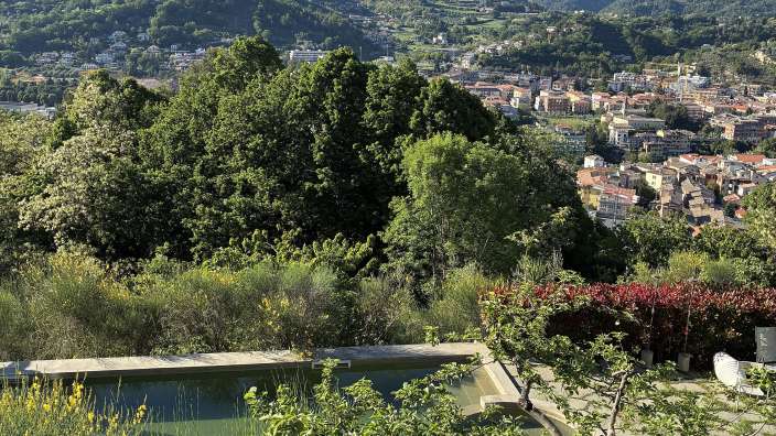 Aussicht von der Locanda della Fortezza auf Ascoli Piceno 