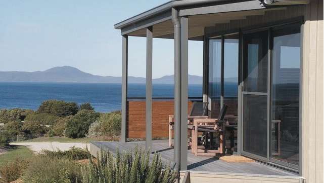 Weiter Blick, zeitgemäße Apartments: Bungalow am Duck Point